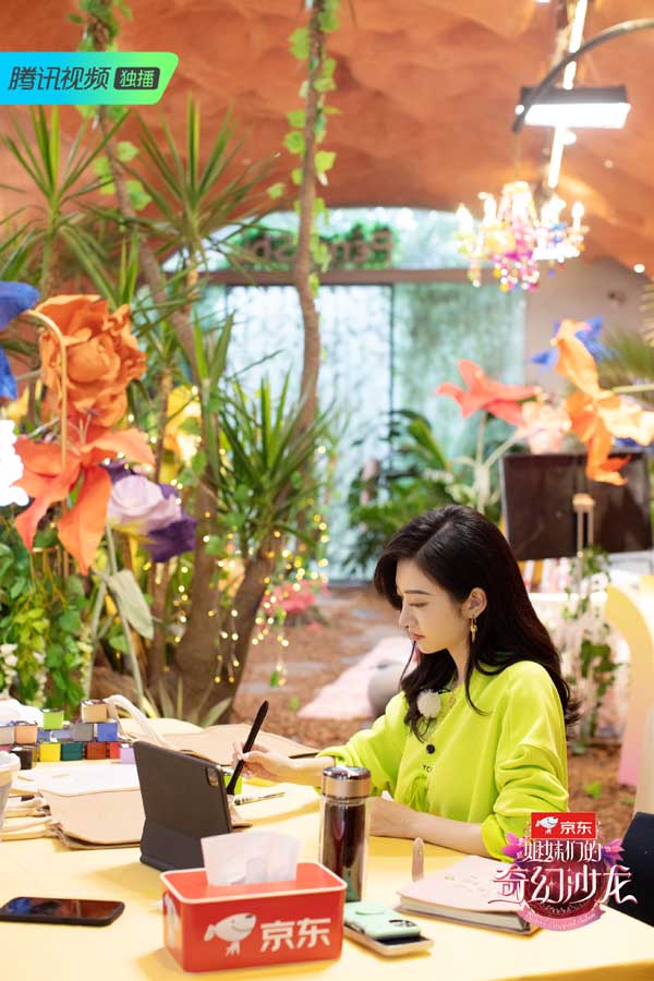 《姐妹们的奇幻沙龙》迎来多位新时代妈妈 景甜林允感受女性力量无限可能(图1)