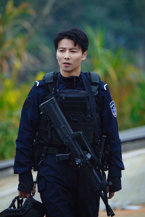 《我们的滚烫人生》特警站训练难度升级 战前决心书催人泪下(图2)