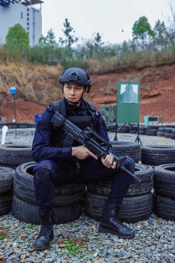 《我们的滚烫人生》特警站训练难度升级 战前决心书催人泪下(图4)